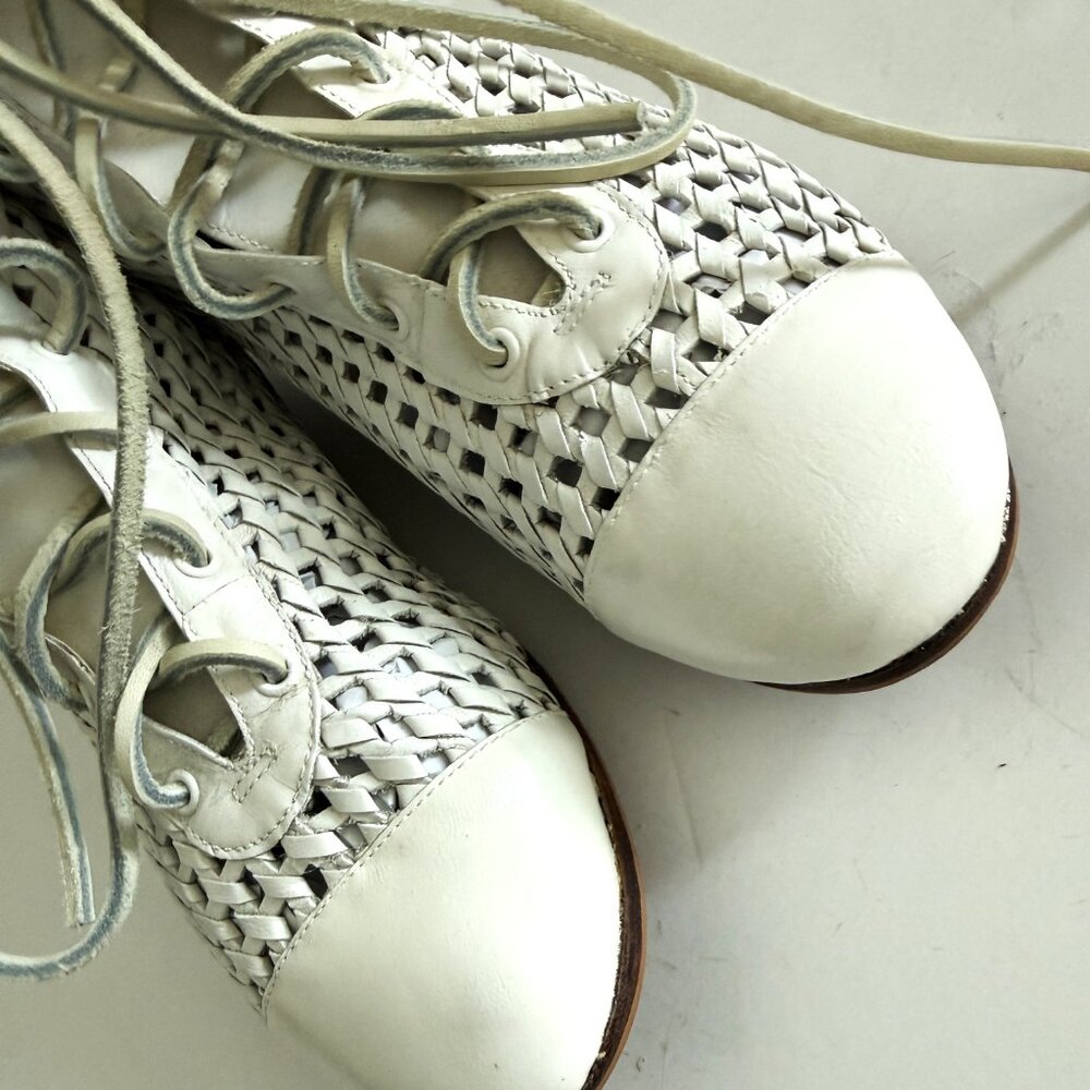 Women's Cat's Paw Boots White leather mesh high top sneakers size 8B for a narro - Picture 3 of 9